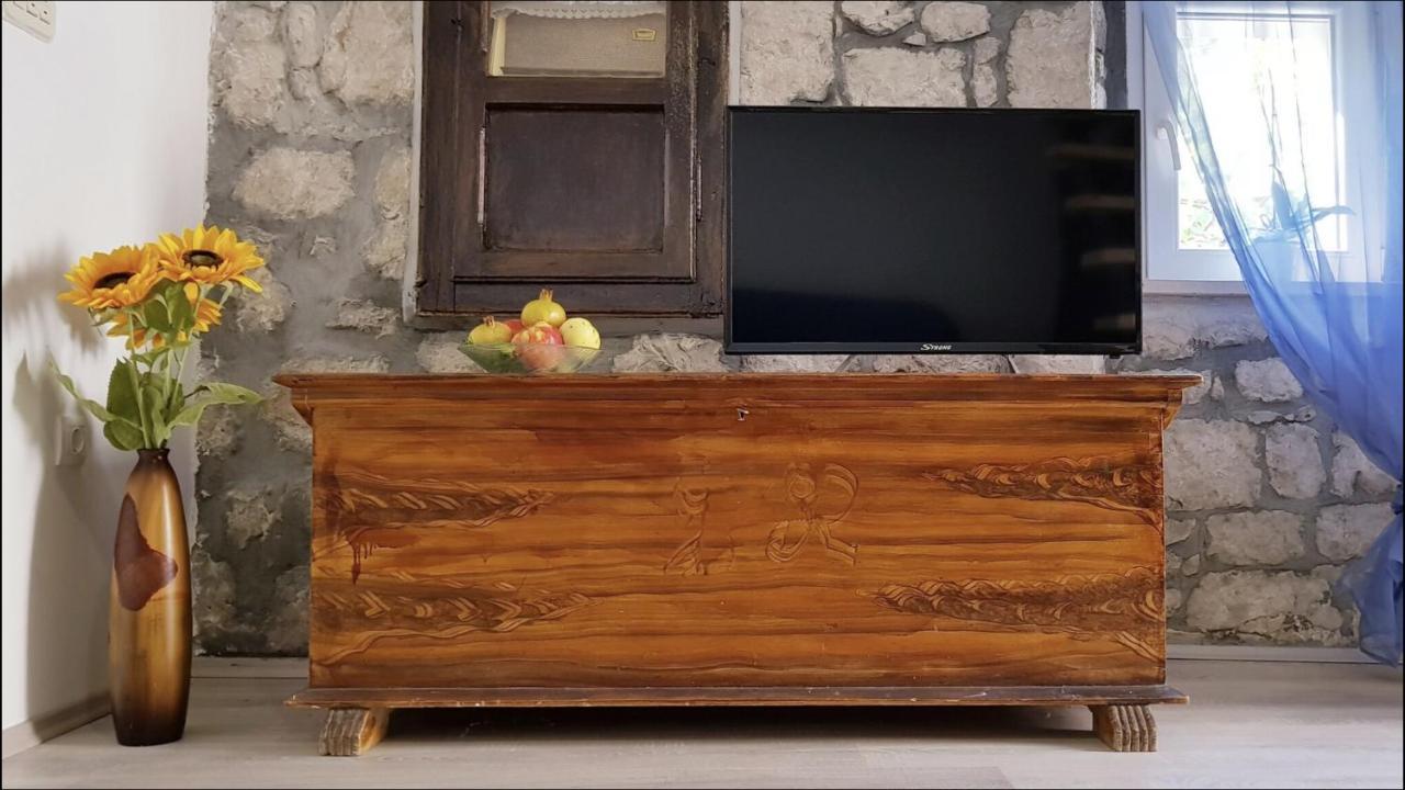 Вилла Charming House Lovro Prozura Экстерьер фото